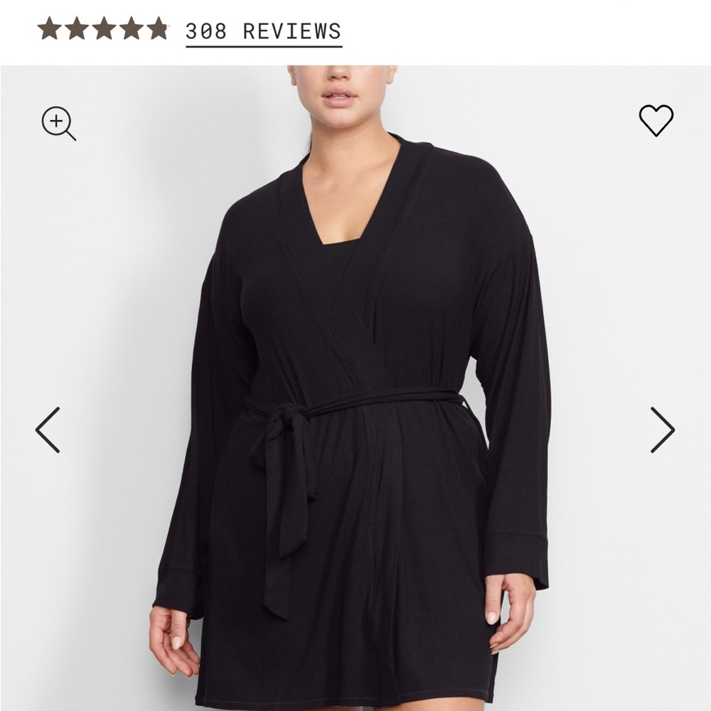 SKIMS Short Black Robe